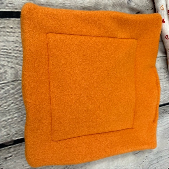 Guinea Pig Handmade Hut Bed Soft Flannel Fleece Hearts Bearded Dragon Rust Cream - Picture 8 of 10